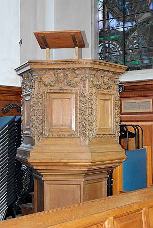 St Nicholas Cole Abbey - The Pulpit